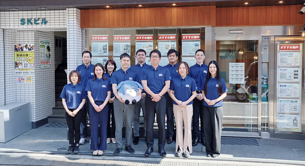 株式会社三建 スタッフ集合写真